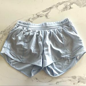 NWOT Lululemon Hotty Hot Short 4” in Color Daybreak